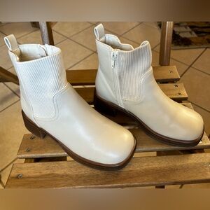 Girl’s Steve Madden Boots